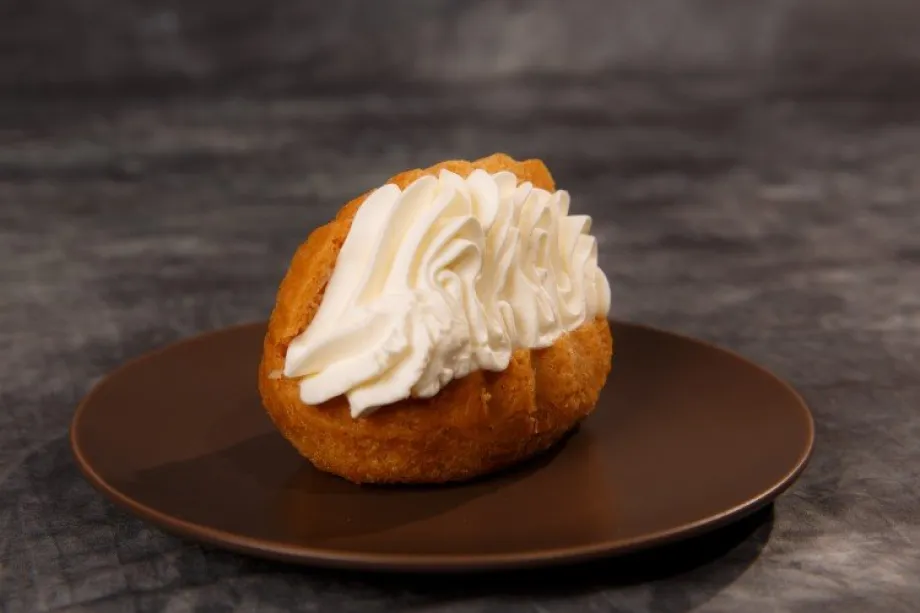 Savarină cu frișcă