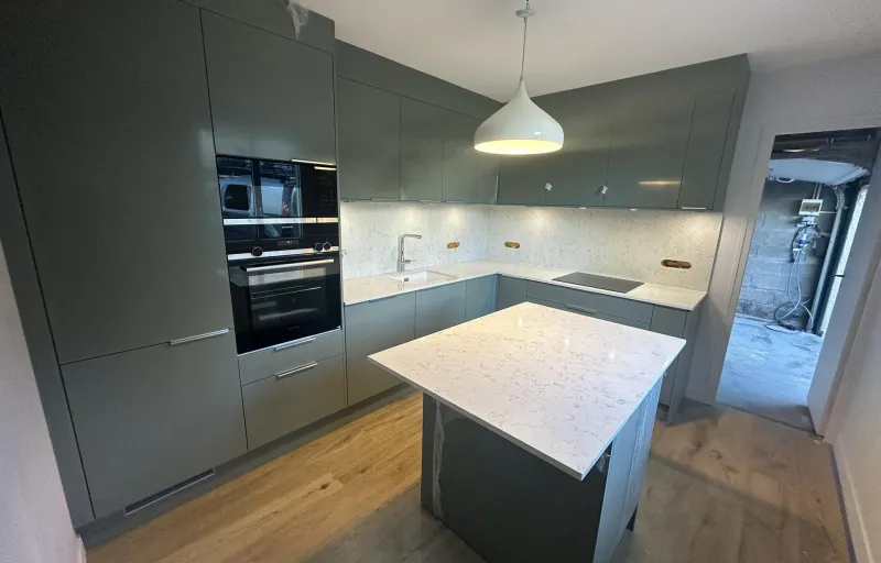 Renovări case și apartamente, amenajări interioare