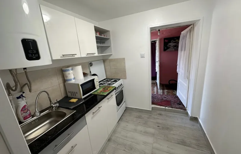 Renovări case și apartamente, amenajări interioare