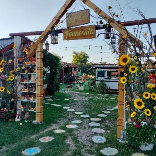 Ograda Fermecată – Grădină Zoologică & Fermă de Animale